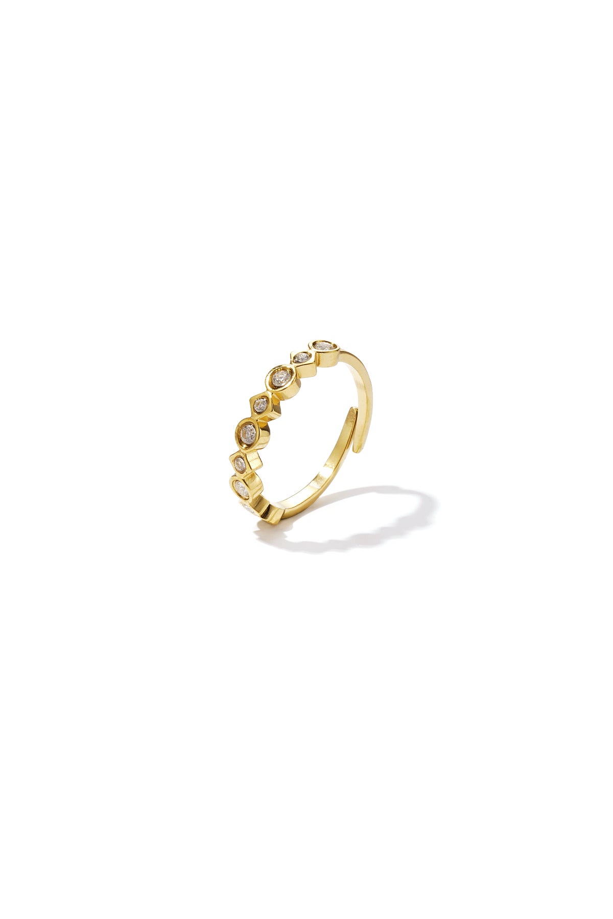 Ring met verschillende vormen en steentjes