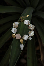 Armband met schelpen en zee charms beige