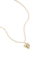 Ketting met hangend hartje en parels