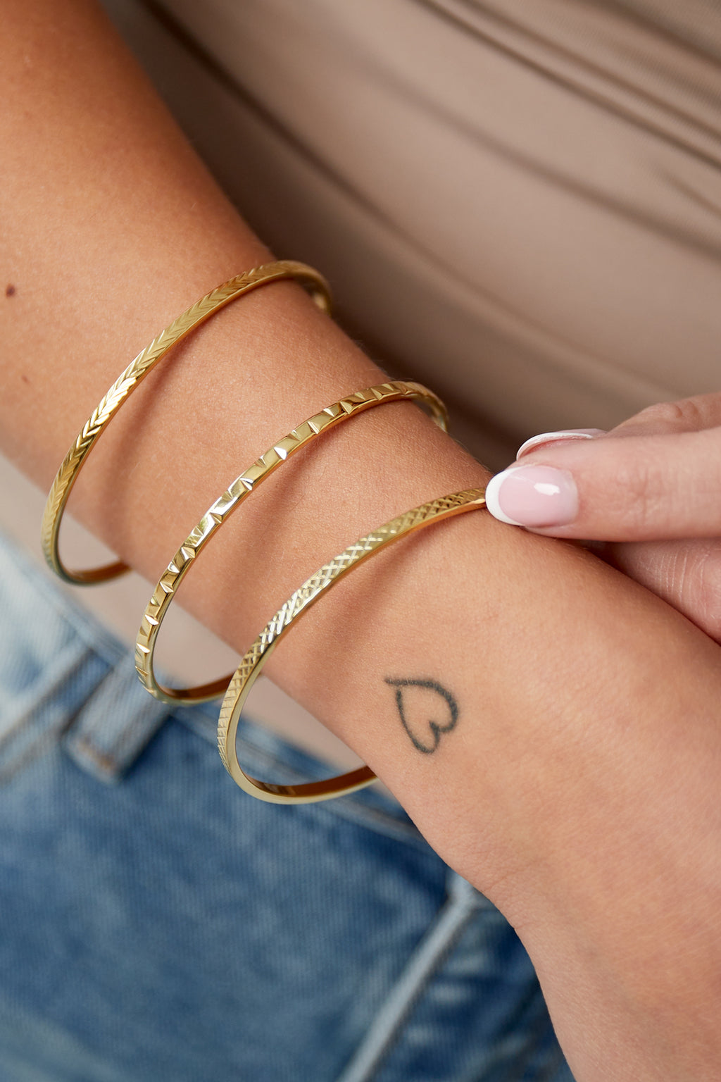 Eenvoudige pijlvormige armband